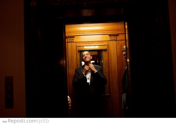 Obama In Elavator
