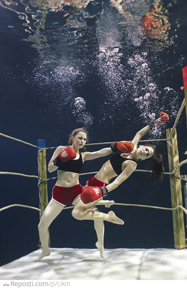 Underwater Boxing