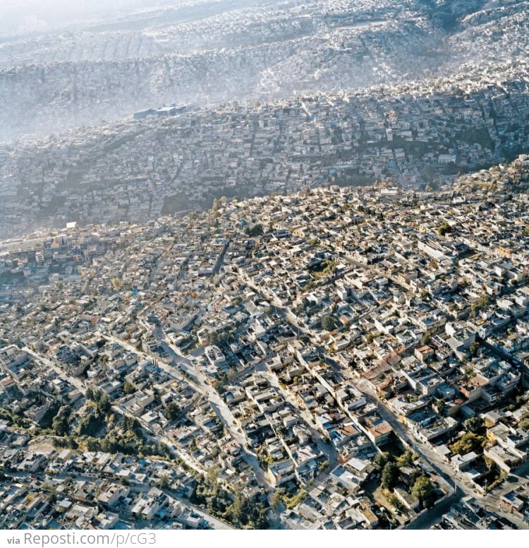 A photograph of Mexico City by Pablo Lopez Luz