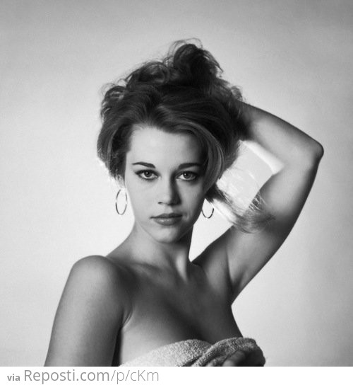19 year old Jane Fonda in a 1957 test shoot