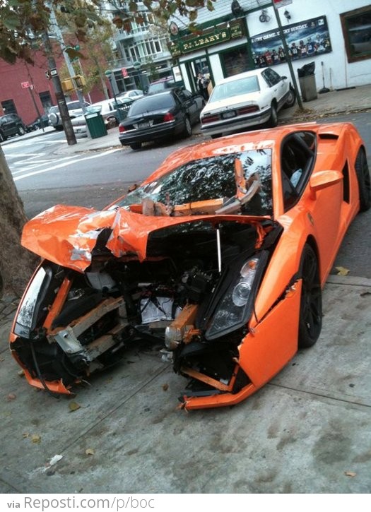 Totaled Lamborghini Gallardo