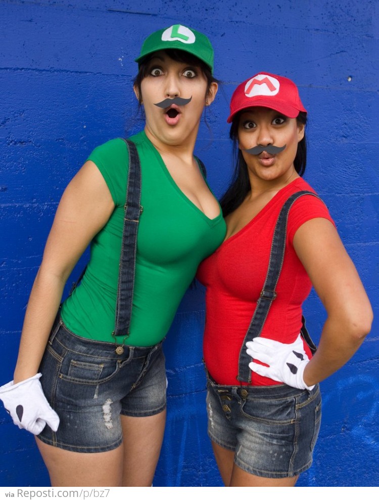 Sexy Mario & Luigi