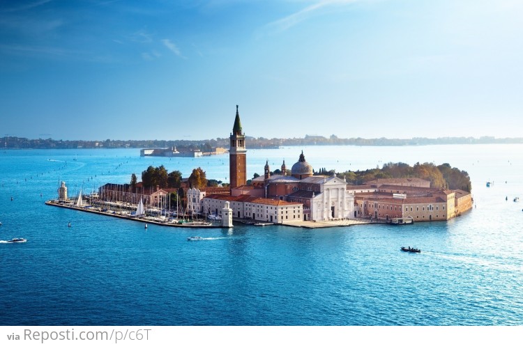 Venetian Island Built On Foundation of Tree Trunks