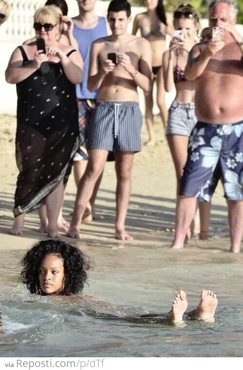 Rihanna On Vacation