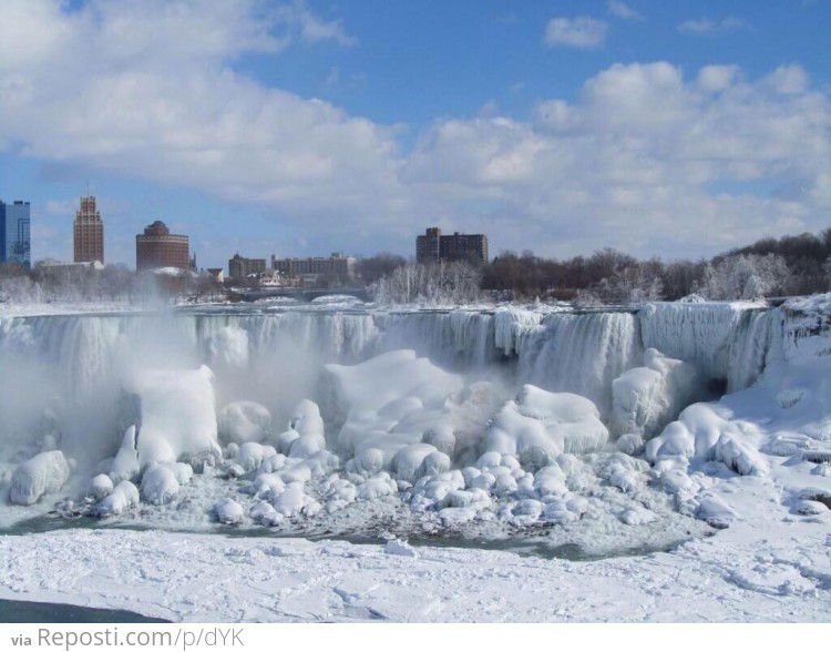 Frozen Niagra Falls