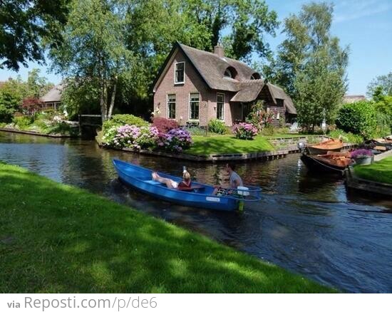 Village in the Netherlands With No Roads