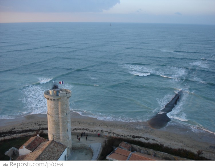 A Cross Swell - Île de Ré, France,