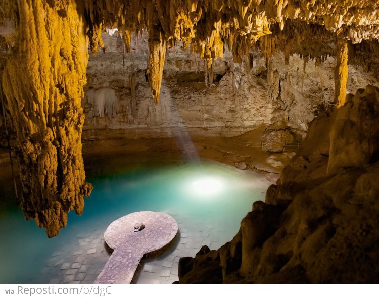 Cenote, Chichén-Itzá, Mexico