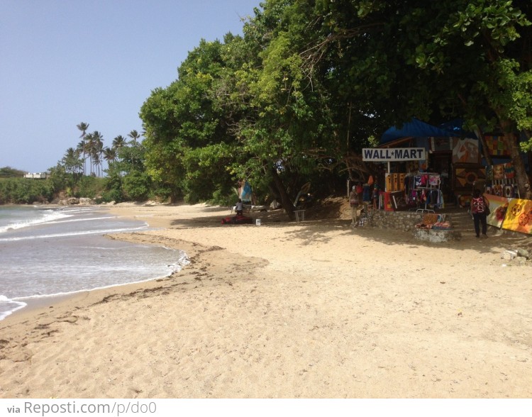 "Wall-Mart" in the Dominican Republic