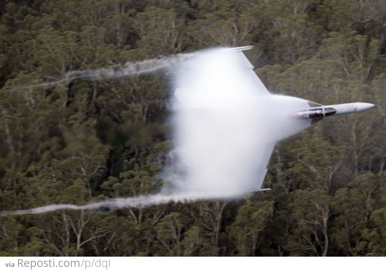 Super Hornet Visibly Breaks The Sound Barrier