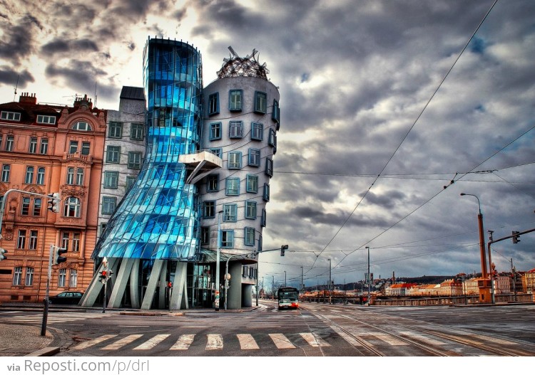 Prague, Dancing House