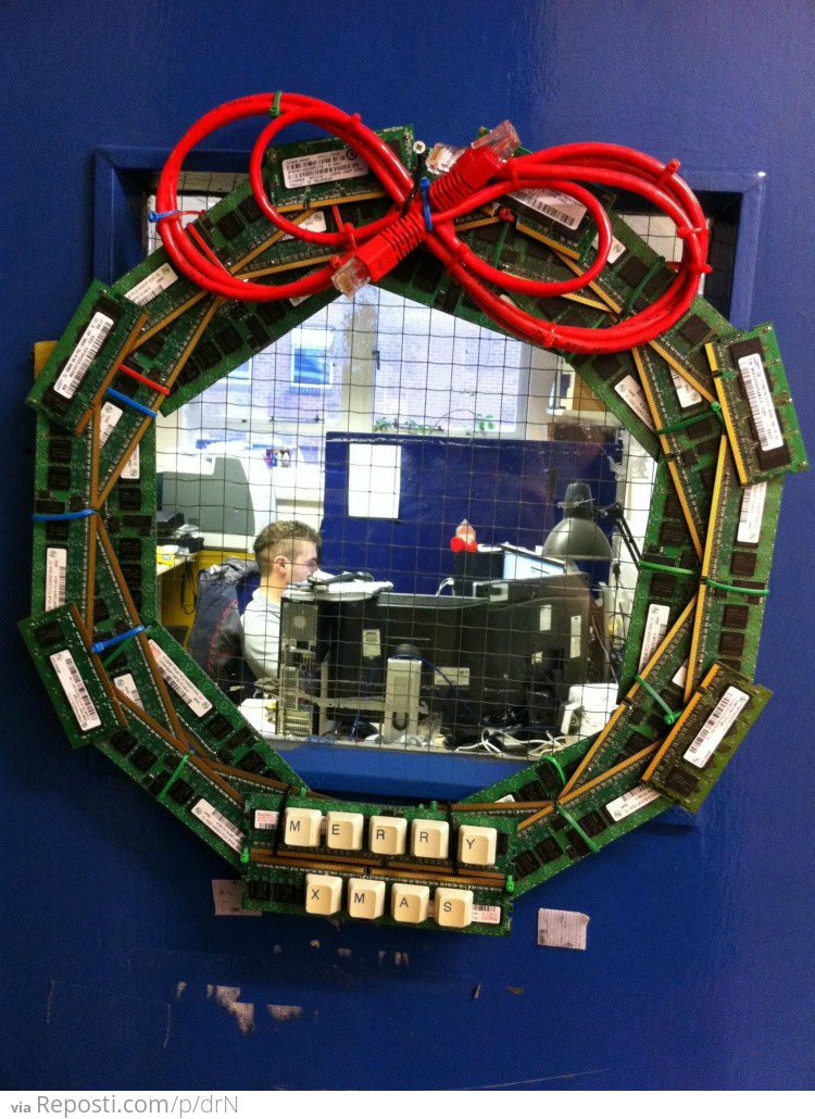 IT Support Xmas Wreath