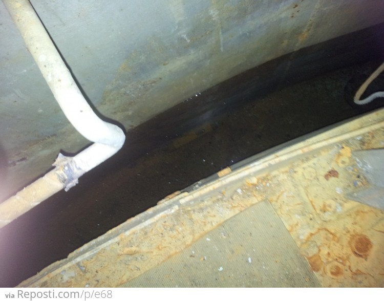 ###Flashlight
The bottom of this place had stared to fill with water. I thought about grabbing the flashlight, but figured there were probably a bunch of CHUD waiting to grab me under there.