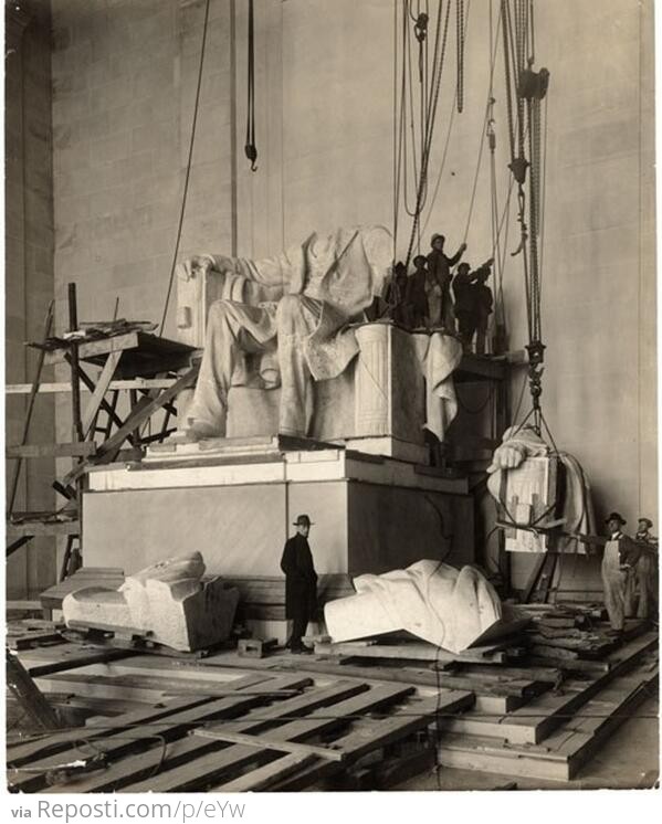 Construction of the Lincoln Memorial