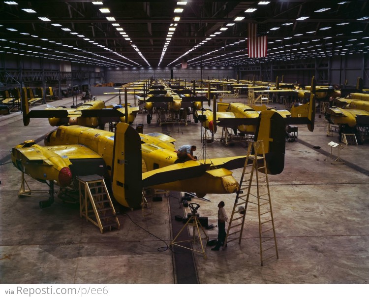 1942 Plane Factory