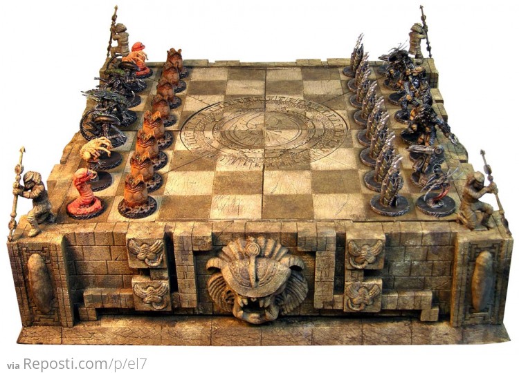 Alien vs Predator Chess Set