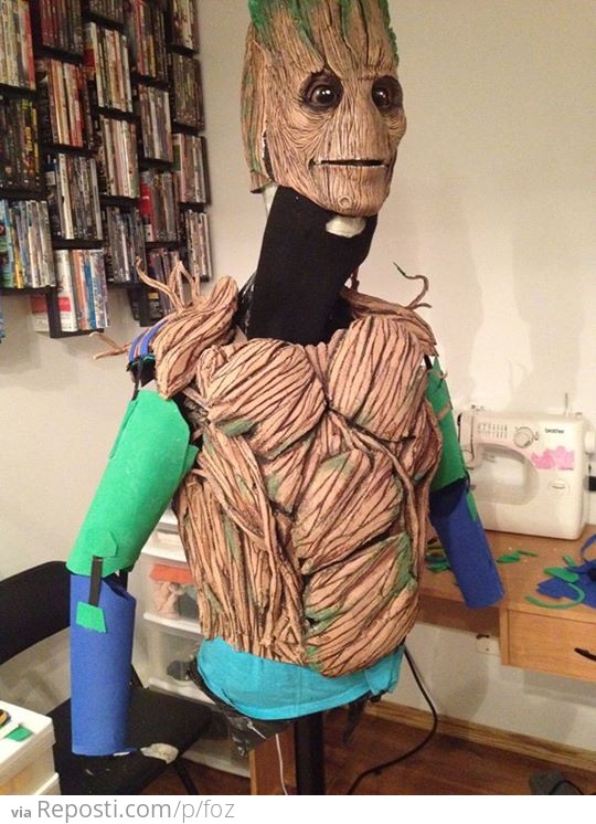 The start of the arms, the hole is where my mouth is, my neck is a great deal shorter than the mannequin.