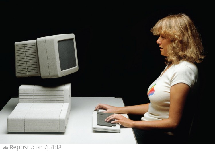 [The Verge](http://www.theverge.com/2014/5/28/5757414/apple-prototype-tablets-phones-laptops-from-the-80s-photos)