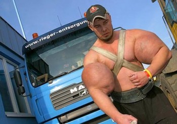 Freaky Biceps