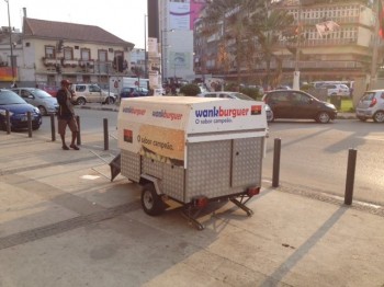 Angola's new burger chain, I have mixed feelings...