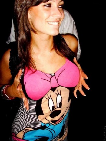 That's a nice hair bow, Minnie.