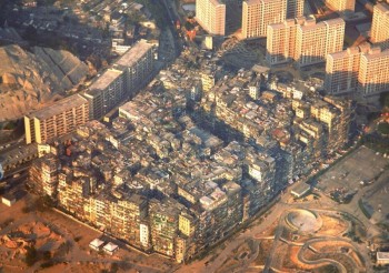 33,000 People Live Here