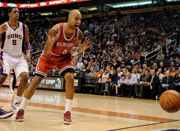 Help! A basketball!!