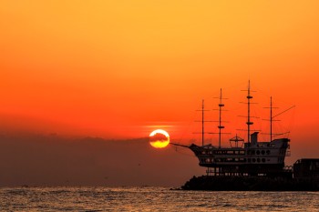 Ship Hotel