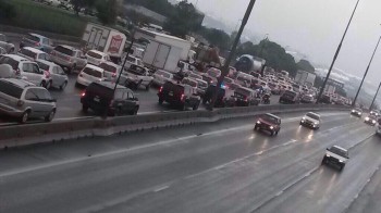Obama Stuck in Traffic