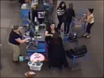 Video shows woman attack Walmart clerk with scissors