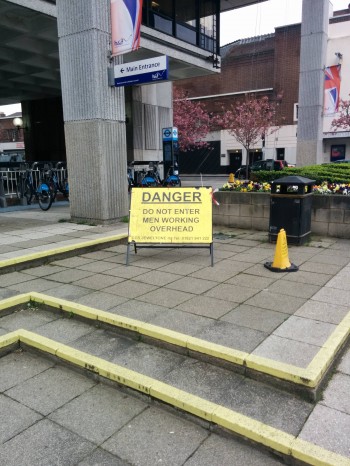 Road sign grammar