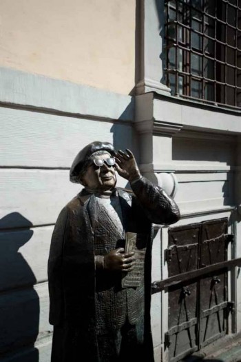 Deal with it - statue edition