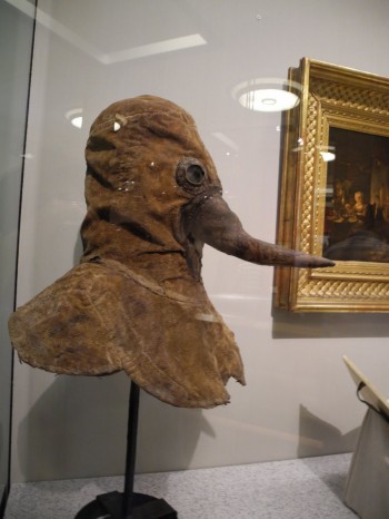 Plague doctor's mask