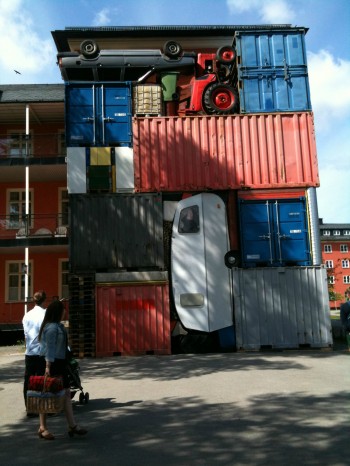 Tetris-like walls of everyday objects