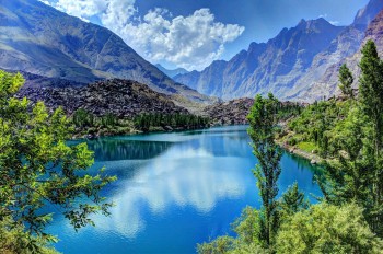 Kachura Lake
