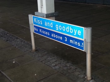 pick up/drop off sign at airport