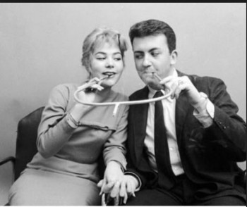 Cigarette for two