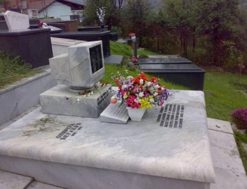 Geek Tombstone