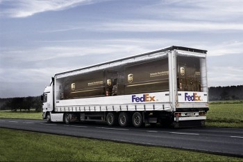 FedEx vs UPS Ad