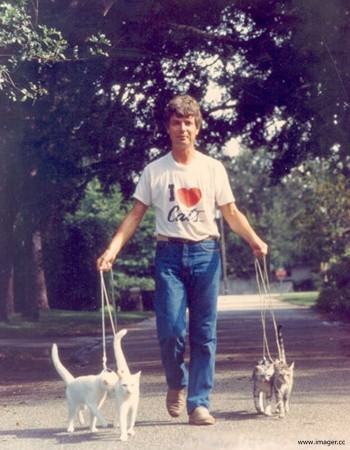 Loves Cats